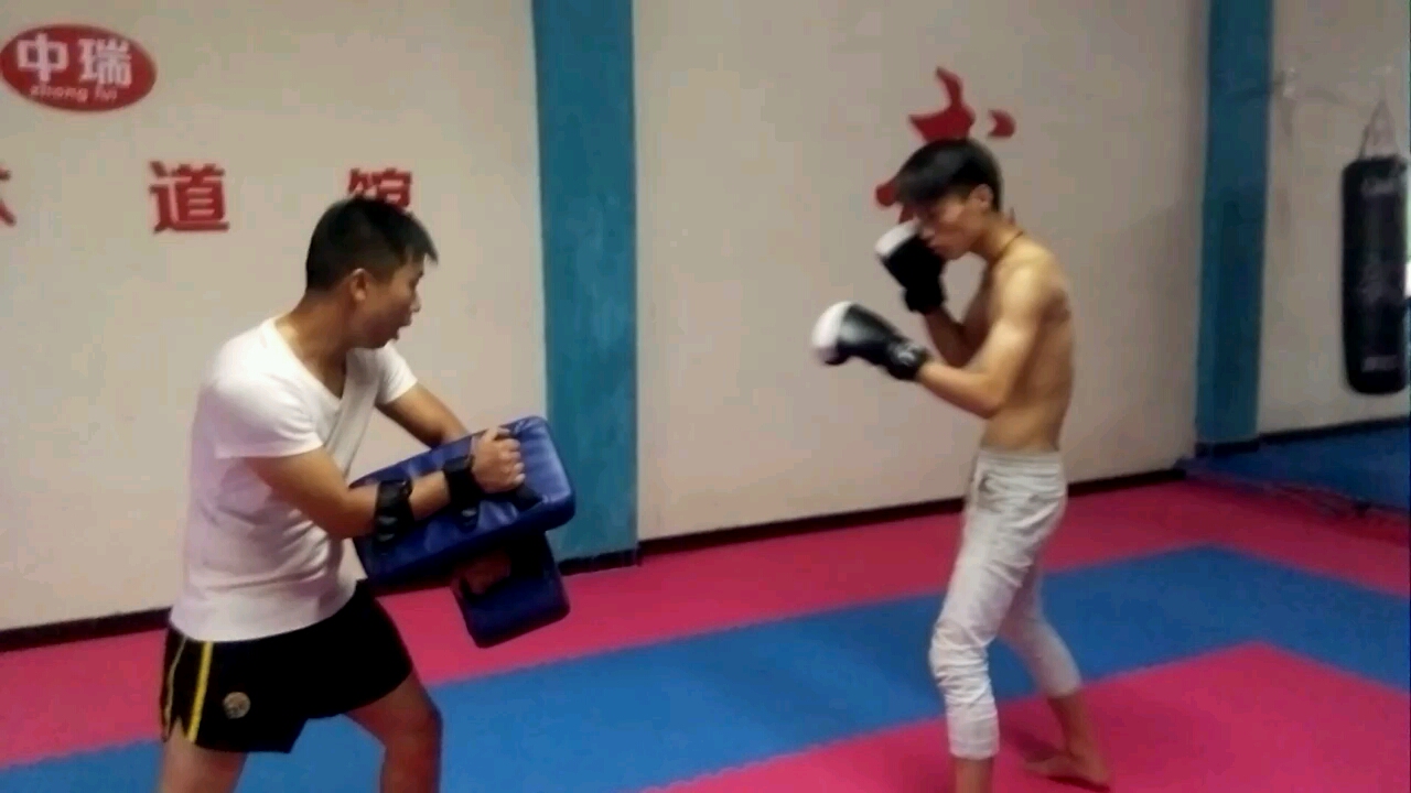 中瑞武館常年招生 中瑞武館常年招生