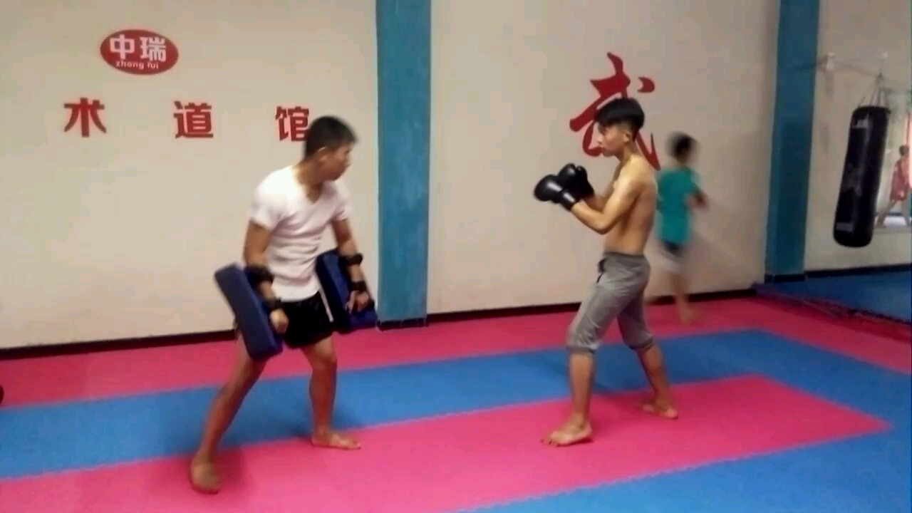 中瑞武館常年招生 中瑞武館常年招生
