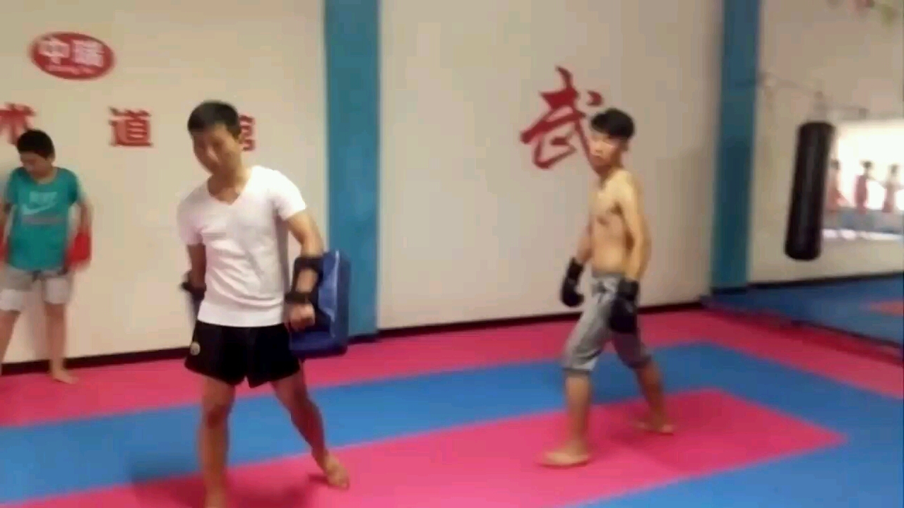 中瑞武館常年招生 中瑞武館常年招生