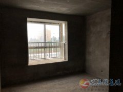 因急用錢，三室一廳低價毛坯房出售，地位位置好，隨時看房！