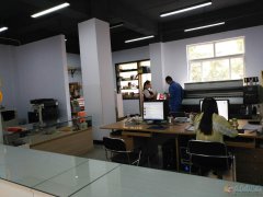 高薪招聘平面設(shè)計人員   文員及后期制作工人