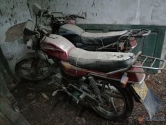 給錢(qián)就賣(mài)，貨運(yùn)三輪一輛，二輪摩托車(chē)兩輛