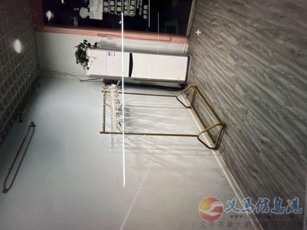 香山街米樣美甲店內(nèi)有空位出租 香山街米樣美甲店內(nèi)有空位出租