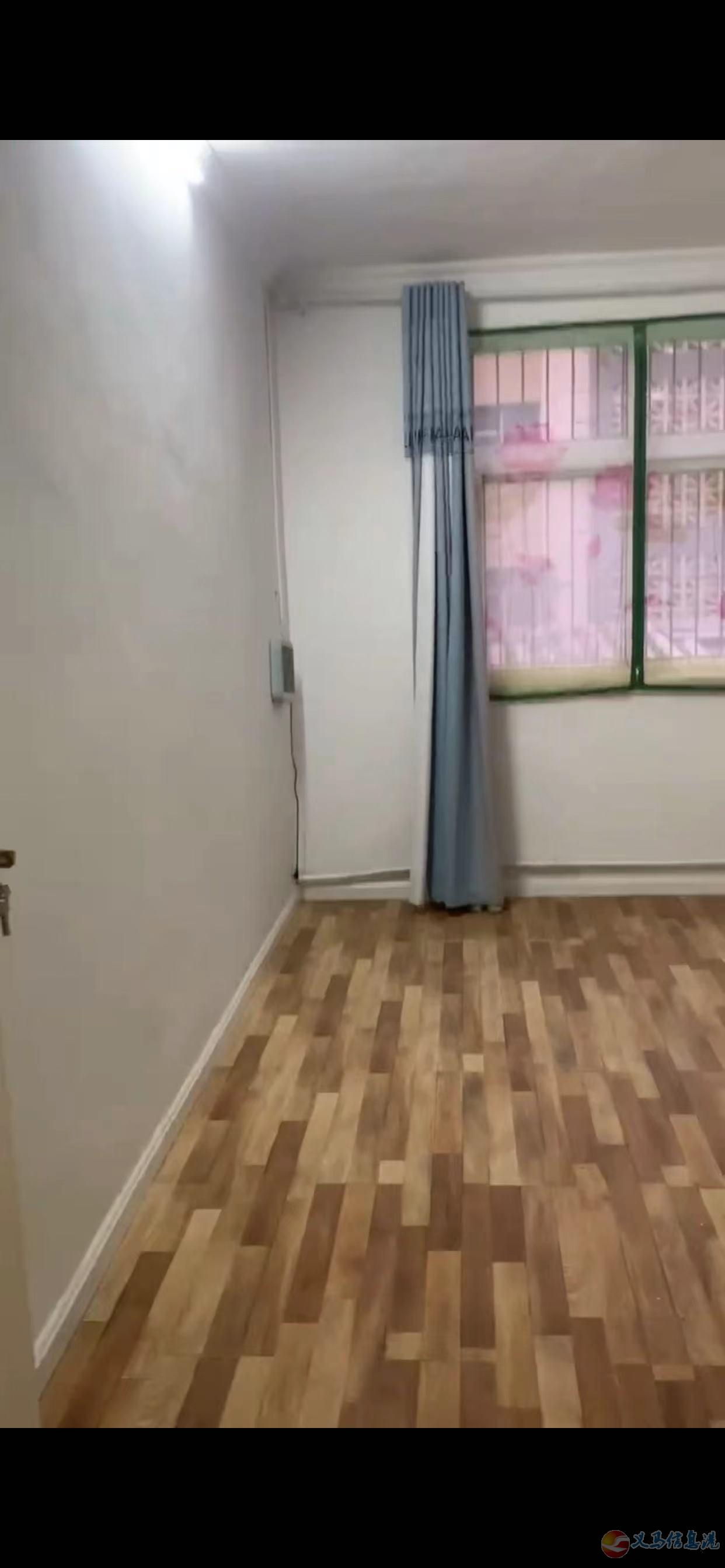 2樓  兩室兩廳 新裝 8·2萬 2樓  兩室兩廳 新裝 8·2萬
