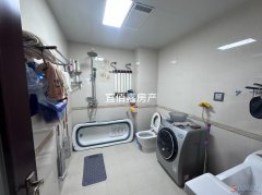 水岸華庭，三室兩廳135平，精裝，領包入住，36,8萬，好樓