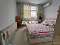 自來(lái)水公司家屬院3樓，三室兩廳110平，拎包入住，有證，16